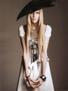 Numero 62 Ni Ange Ni Demon Anja Rubik Ph Greg Kadel 2[1].jpg