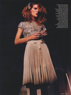 erin_wasson-ph.carter_smith-vogueUK-april2005-the_dress_rehearsal-4.jpg