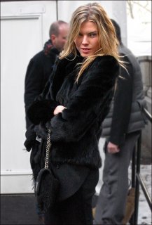 Maryna Linchuk at rail 3c1[4].jpg