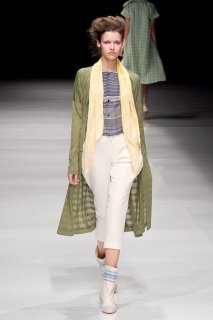 matohu-2011SS_14-thumb-467xauto-34761.jpg