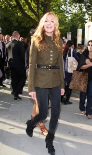 Cat+Deeley+Guests+Burberry+Prorsum+2011+Show+ChX4iHNLOd7l.jpg
