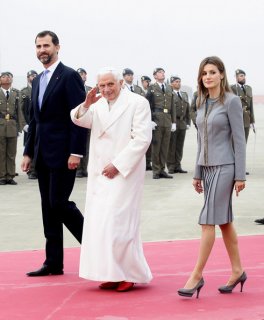 Princess+Letizia+Pope+Benedict+XVI+Visits+Y2xfgiFdHSFl.jpg