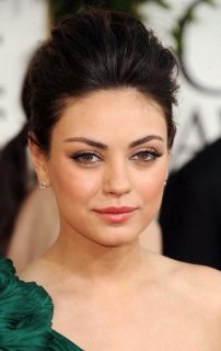 mila-kunis-2010-golden-globes-makeup-fashion.jpg