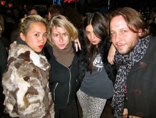 011811-chloe-party07.jpg