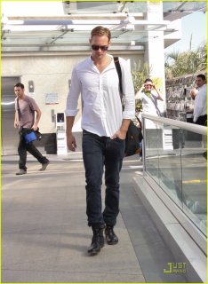 alexander-skarsgard-equinox-01.jpg