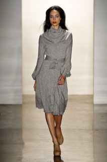 COSTELLO-TAGLIAPIETRA-FALL-RTW-2011-PODIUM-012_runway.jpg