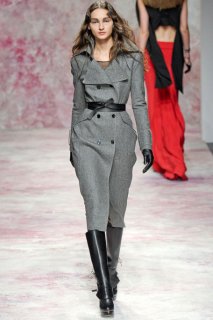 PRABAL-GURUNG-FALL-RTW-2011-PODIUM-013_runway.jpg