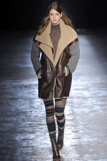 EDUN-FALL-RTW-2011-PODIUM-028_runway.jpg