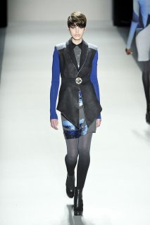 NICOLE-MILLER-FALL-2011-RTW-PODIUM-003_runway.jpg