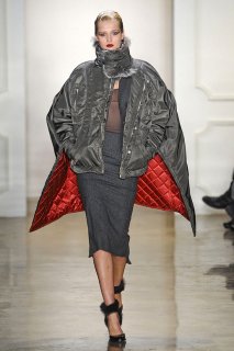 ALTUZARRA-FALL-2011-RTW-PODIUM-008_runway.jpg