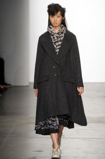 RACHEL-COMEY-FALL-RTW-2011-PODIUM-026_runway.jpg