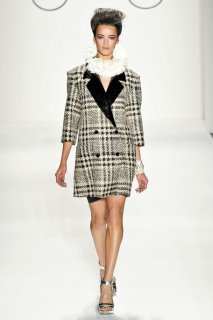 RUFFIAN-FALL-RTW-2011-PODIUM-017_runway.jpg