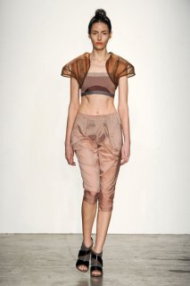 VPL-BY-VICTORIA-BARTLETT-FALL-RTW-2011-PODIUM-034_runway.jpg