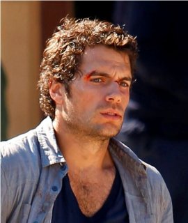 cavill candid 4.jpg