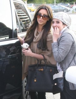 kardashian022411_04.jpg
