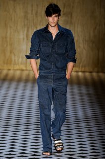 Pedro Frizon @ Totem fw 2011.jpg