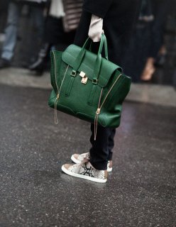 amanda-brooks-philip-lim-bag.jpg