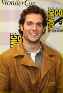 isabel-lucas-henry-cavill-wondercon-day-2-04.jpg