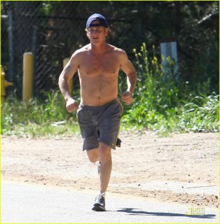 sean-penn-shirtless-jogging-07.jpg