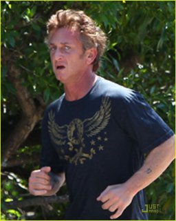 sean-penn-scarlett-johansson-jogging-03.jpg