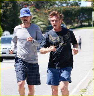 sean-penn-scarlett-johansson-jogging-04.jpg