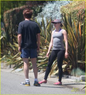 sean-penn-scarlett-johansson-jogging-11.jpg