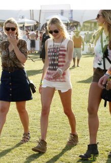 Coachella_Music_Festival_Day_2_in_Indio_April_16_2011+copy.jpg