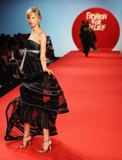fashion-for-relief-cannes-karolina-kurkova-2.jpg