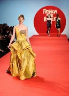 fashion-for-relief-cannes-show-5.jpg