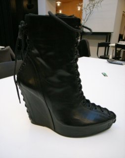anndboot.jpg