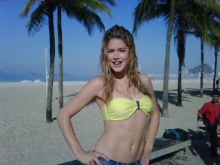 doutzen-kroes-in-copacabana-beach-rio-de-janeiro-brazil.jpg