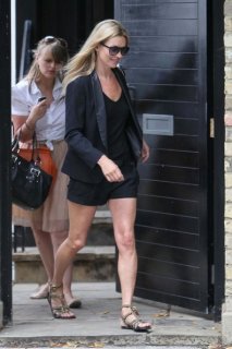 Kate+Moss+Kate+Moss+Runs+Errands+2zYFyNoLLnSl.jpg