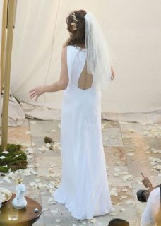 240809123108_milla-jovovich-wedding-6.jpg