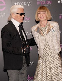 Karl+Lagerfeld+Karl+Lagerfeld+Visits+Macy+KqF0Pm13FYel.jpg