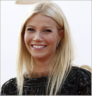 63emmys_gwynethpaltrow001.jpg