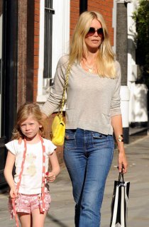 Claudia+Schiffer+Claudia+Schiffer+Shops+Daughter+EU5hwza7hqYl.jpg