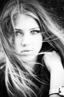 black_and_white_eyes_girl_wind_d40b2cc3212e283f72259736c946a43d_h_large.jpg