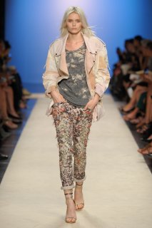 Isabel+Marant+Spring+2012+dHXfKamNuz4x.jpg