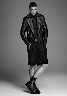 River-Viiperi-for-Versace-HM-Mens-DESIGNSCENE-net-03.jpg
