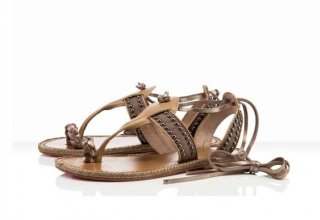 louboutin hola chica.jpg