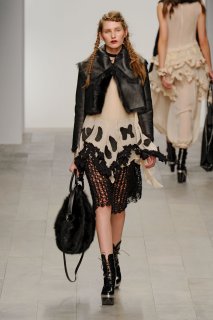 JRFW1112LFW030.jpg