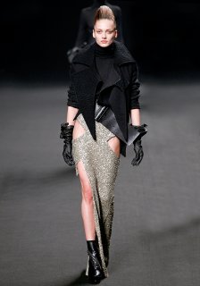 haider-ackermann-rtw-fw2011-runway-020_123607595014.jpg