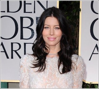 goldenglobes_jessicabiel001.jpg